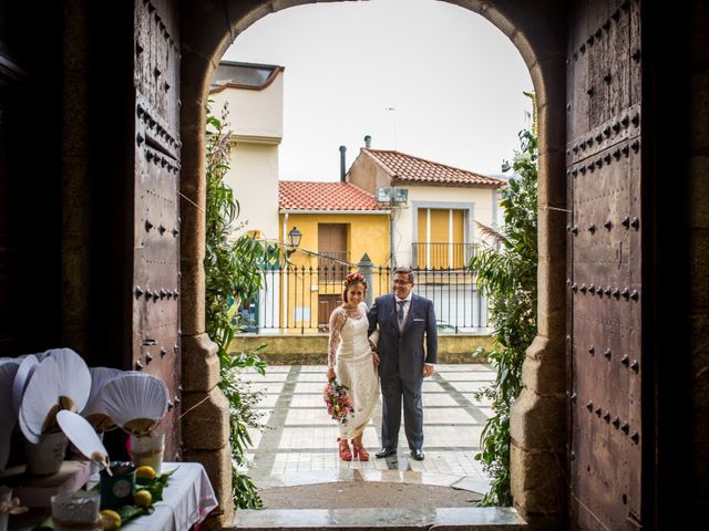 La boda de Cristian y Valle en Almendralejo, Badajoz 71