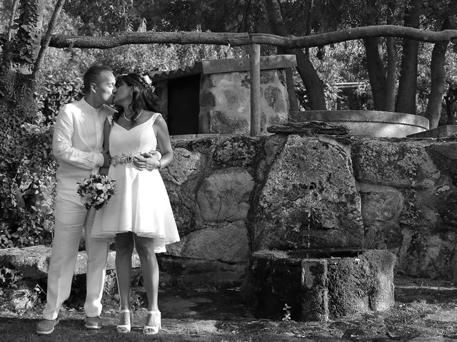 La boda de Javier y Merche en Navaluenga, Ávila 40