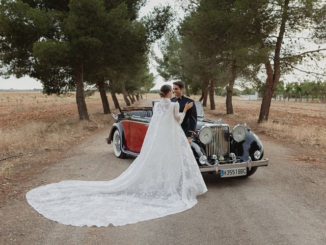 La boda de María y Juan en Pozuelo De Calatrava, Ciudad Real 85