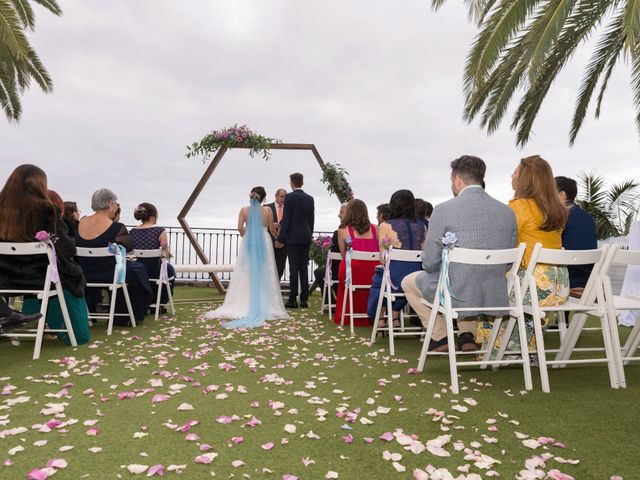 La boda de Edgar y Cristina en La Victoria De Acentejo, Santa Cruz de Tenerife 20