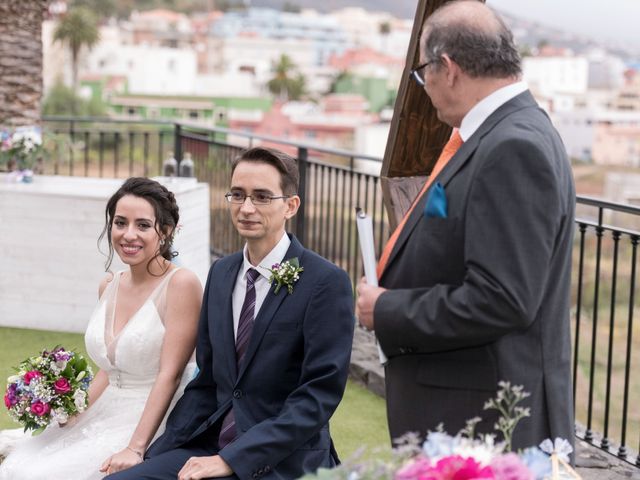 La boda de Edgar y Cristina en La Victoria De Acentejo, Santa Cruz de Tenerife 27