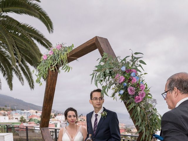 La boda de Edgar y Cristina en La Victoria De Acentejo, Santa Cruz de Tenerife 44