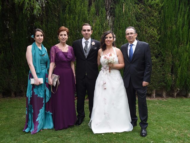 La boda de Oriol y Laura en El Priorat De Banyeres, Tarragona 58