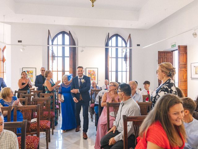 La boda de Juan Antonio y Noemi en Alora, Málaga 19