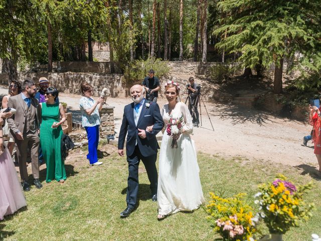 La boda de Javier y Marta en Buitrago De Lozoya, Madrid 16