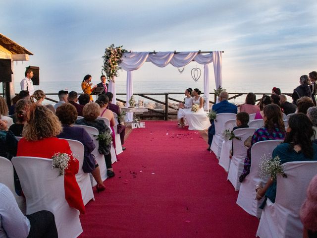 La boda de Patricia y Macarena en Benajarafe, Málaga 32