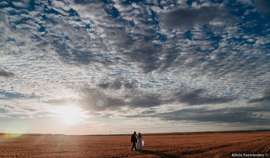 La boda de Stephen y Beatriz en Valdebusto, Palencia