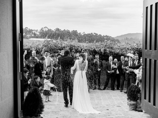 La boda de Guille y Triana en Vilanova De Arousa, Pontevedra 30