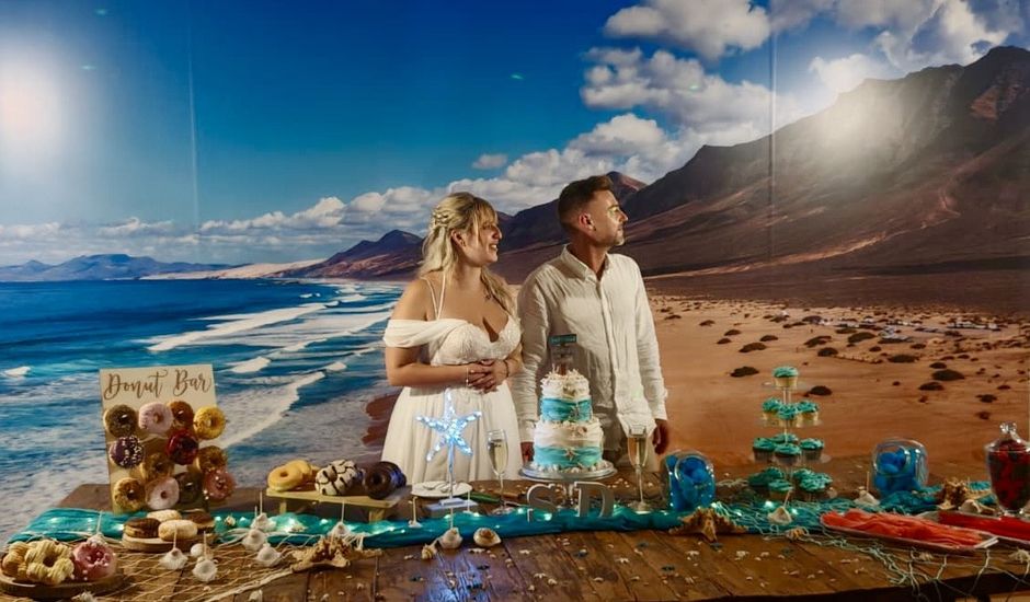 La boda de Daniel y Sandra en Aeropuerto Del Matorral (Fuerteventura), Las Palmas