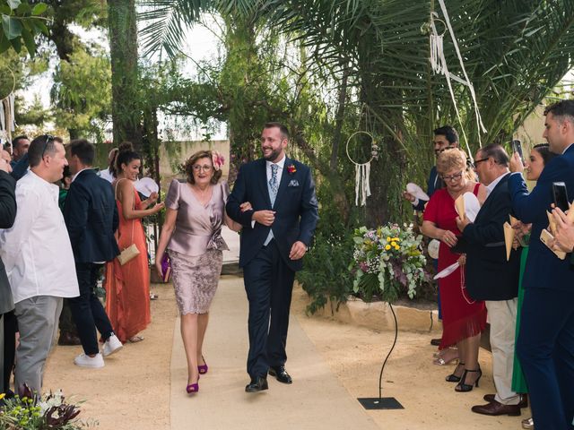 La boda de Carlos y Soraya en San Juan De Alicante, Alicante 25