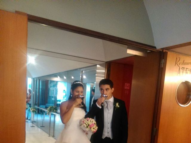 La boda de Tony y Leandra  en Barcelona, Barcelona 16