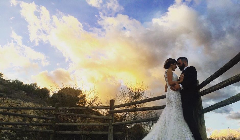 La boda de Vicent y Yolanda en La/villajoyosa Vila Joiosa, Alicante