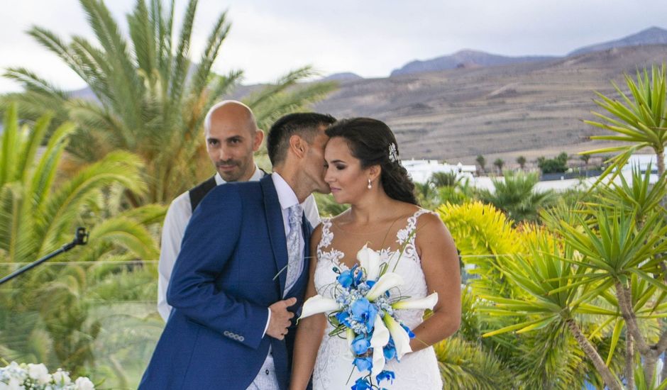 La boda de Pedro y Victoria  en Tias, Las Palmas