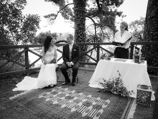 La boda de Pablo y Isabel en Oleiros, A Coruña 17