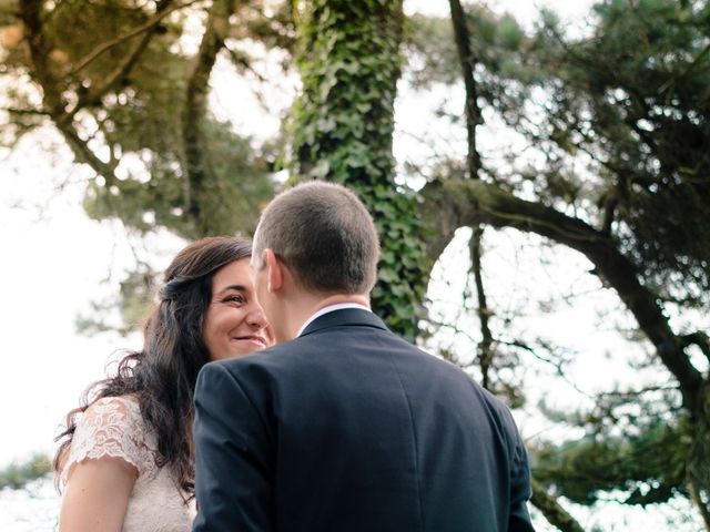 La boda de Pablo y Isabel en Oleiros, A Coruña 23