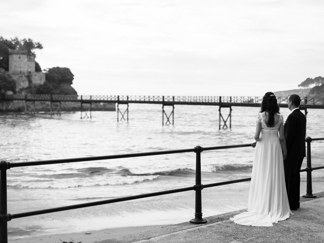 La boda de Pablo y Isabel en Oleiros, A Coruña 26