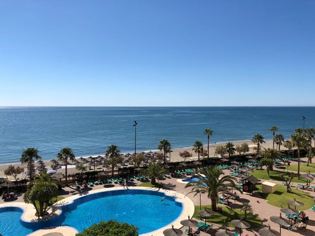 La boda de Eduardo y Almudena en Torremolinos, Málaga 5