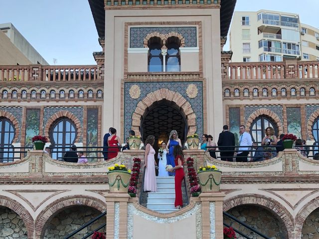 La boda de Eduardo y Almudena en Torremolinos, Málaga 23