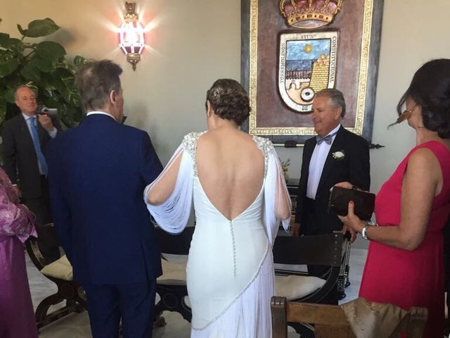 La boda de Eduardo y Almudena en Torremolinos, Málaga 33
