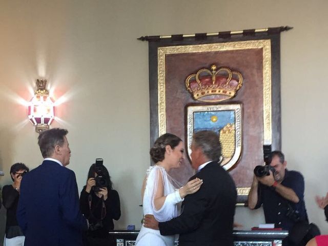 La boda de Eduardo y Almudena en Torremolinos, Málaga 36