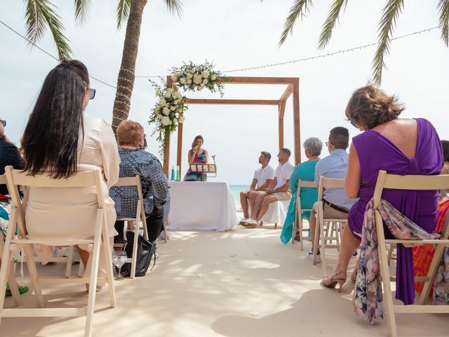 La boda de Joao y Stephen en La/villajoyosa Vila Joiosa, Alicante 25