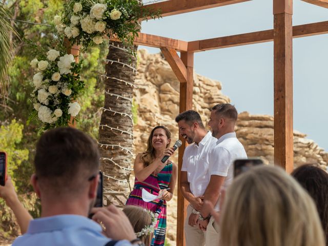 La boda de Joao y Stephen en La/villajoyosa Vila Joiosa, Alicante 29
