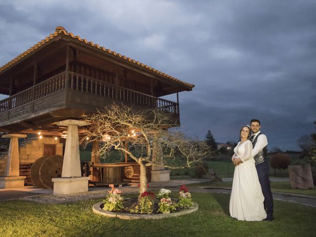 La boda de Adrián y Diana en Gijón, Asturias 39