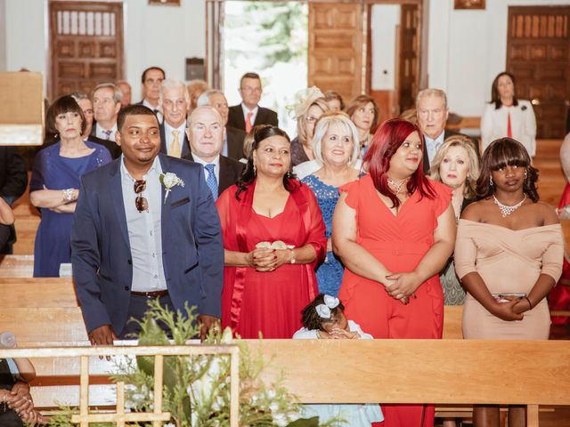 La boda de Zafiro y María en San Roman De Bembibre, León 24