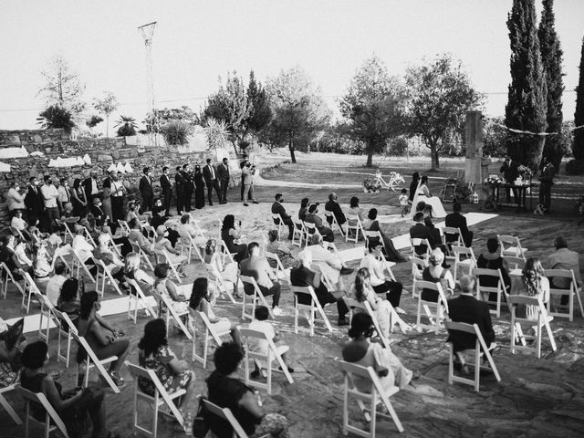 La boda de Raúl y Almudena en Puebla De Sancho Perez, Badajoz 48