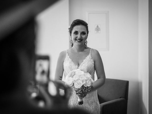 La boda de Víctor y Inma en La Linea De La Concepcion, Cádiz 13