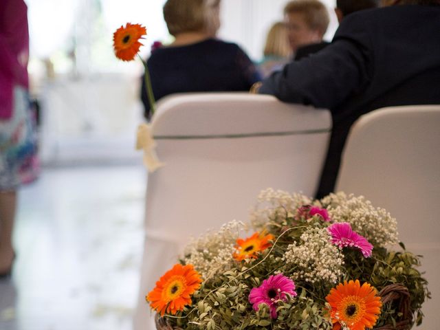 La boda de José Luis y Anna en Sant Quirze Safaja, Barcelona 28