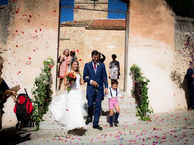 La boda de Rafael y Aurora en Torrecaballeros, Segovia 91