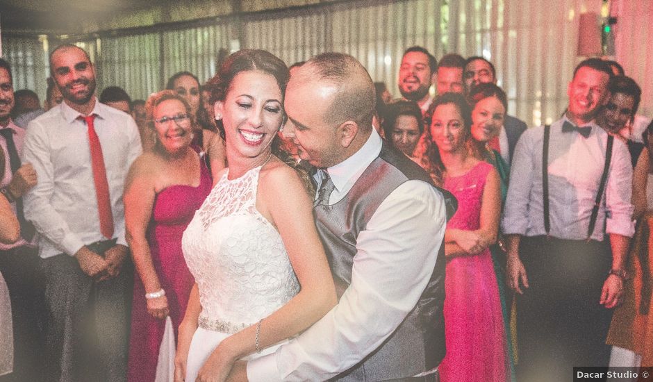 La boda de Juan Antonio y Carolina en La Algaba, Sevilla