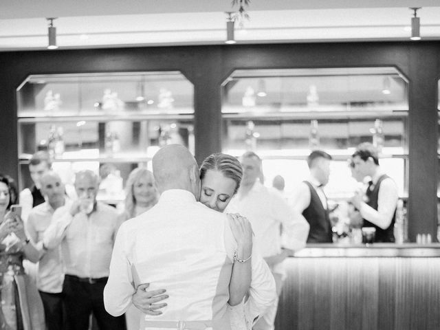 La boda de David y Maider en Gorraiz, Navarra 38