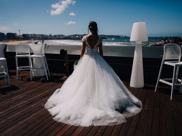 La boda de David y Cris en Gijón, Asturias 19