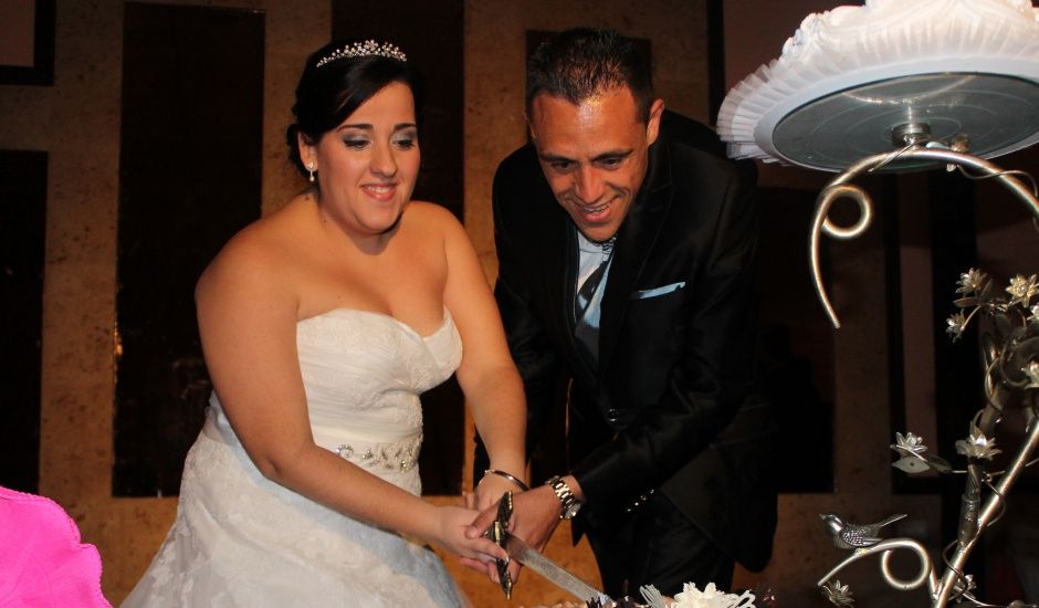 La boda de Toñi y Blas en San Fernando, Cádiz