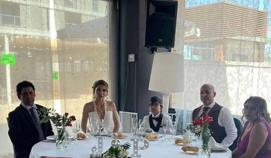 La boda de Julio y Perla en Madrid, Madrid