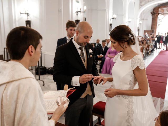 La boda de Natividad y Rafael en Lora Del Rio, Sevilla 17