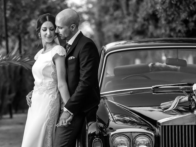 La boda de Natividad y Rafael en Lora Del Rio, Sevilla 23