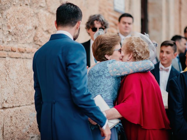 La boda de Carlos y Elena en Caracuel De Calatrava, Ciudad Real 49