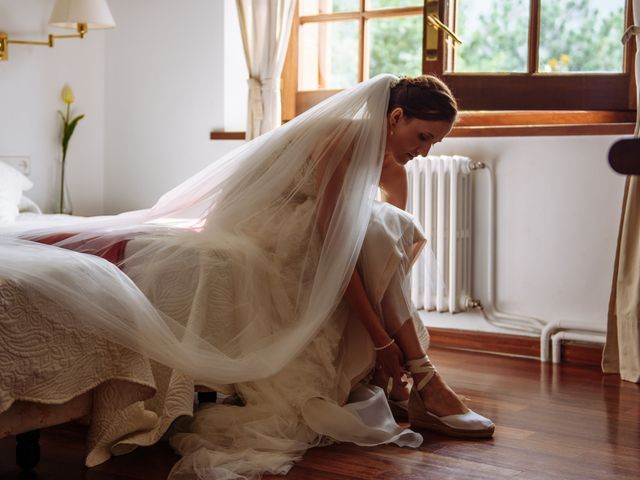 La boda de Oriol y Vira en Viladrau, Girona 24