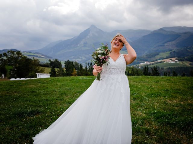 La boda de Mikel y Leire en Zumarraga, Guipúzcoa 19