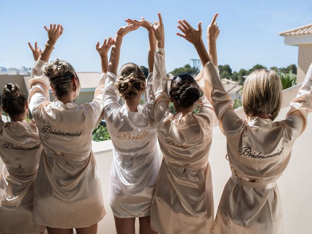 La boda de Daniel y Anouk en La/villajoyosa Vila Joiosa, Alicante 1