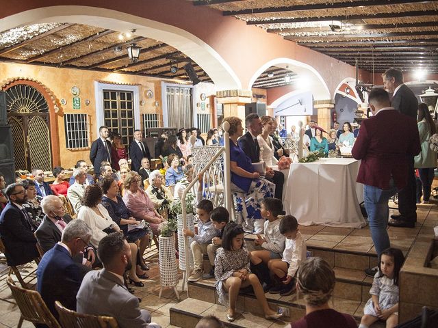 La boda de Mª Angeles y Luis en Castro Del Rio, Córdoba 38