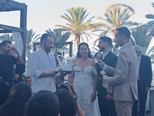 La boda de Ivan y Valeria  en Puerto De La Cruz, Santa Cruz de Tenerife 1