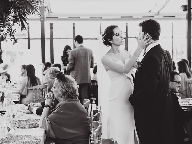 La boda de Maro y Hugo en Sevilla, Sevilla 105