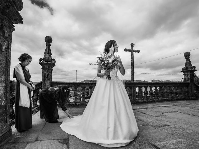 La boda de Javi y Diana en Santiago De Compostela, A Coruña 22