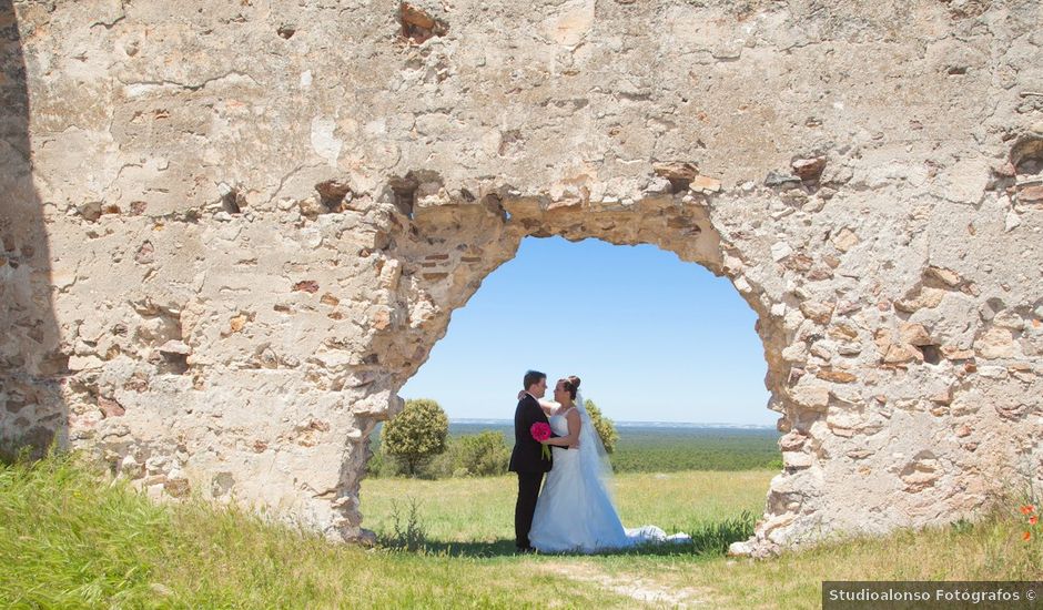 La boda de César y María en Cuellar, Segovia