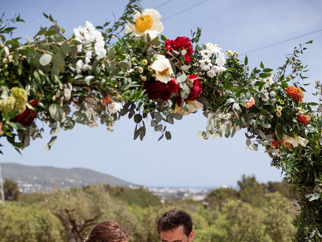 La boda de Adrián y Adriana en Santa Eularia Des Riu, Islas Baleares 23