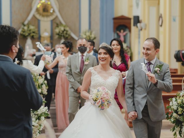 La boda de Carlos Daniel  y Ana María  en Oviedo, Asturias 8